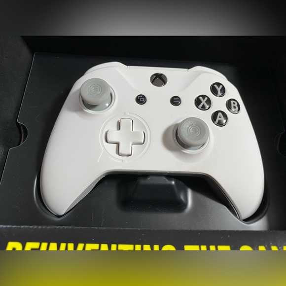 SCUF Prestige Performance Controller Xbox One, Xbox Series X|S, PC & Android - Picture 3 of 6